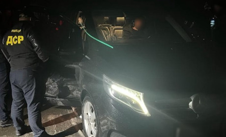 5 тисяч доларів. Судитимуть чоловіка, який у Глухові незаконно перевозив людей за кордон