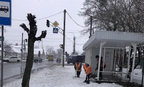 Грип, COVID і ГРВІ відступають, але не здаються: вакцинація залишається найкращим захистом