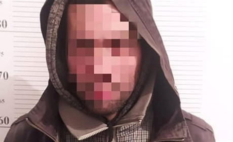 На Шепетівщині поліцейські оперативно встановили особу зловмисника, що пограбував 10-річну школярку