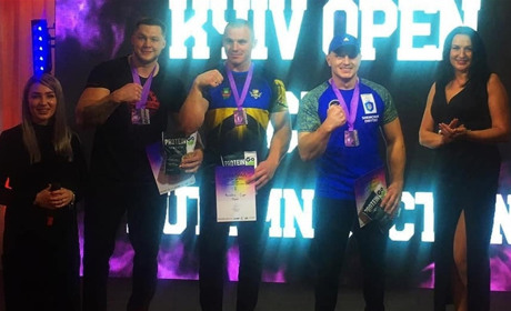 Кременчанин став абсолютним чемпіоном у турнірі найсильніших армреслерів