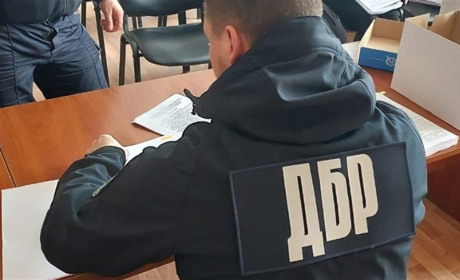 У Шепетівці шістьох поліцейських підозрюють в побитті затриманого