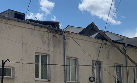 Негода на Вінниччині: частину Барської громади залишило без світла, поламало дерева