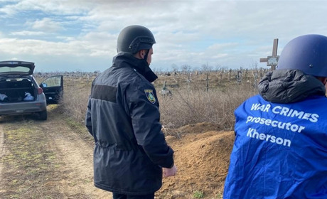 У Херсоні окупанти закатували учасника АТО та тероборонівця: їх тіла ексгумували правоохоронці