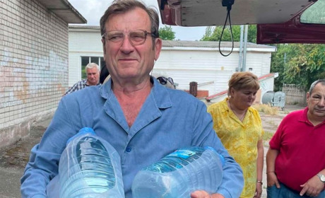 Майже 100 літрів на кожного: як працівникам НПЛ допомогли з питною водою колеги з профтехосвіти