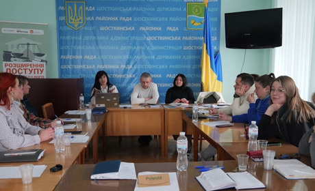 Місток між переселенцями та владою: у Шосткинському районі перезавантажили роботу Ради ВПО