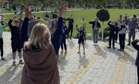 Дітей Великоновосілківської громади запрошують на оздоровлення в Карпатах: деталі, контакти