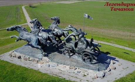 «Болгаркою» по пам’ятнику