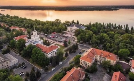 Без олії, солі і цукру: російська гуманітарка в Новій Каховці зменшилася