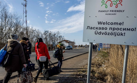 Як виїхати за кордон під час війни: які документи потрібні та кого пропускають. Детальне роз'яснення