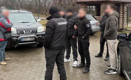 Заробили на "гуманітарних" авто майже 4 млн гривень