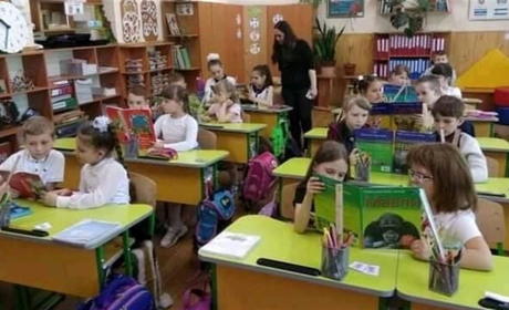 Херсонські бібліотекарі розповіли школярам про тварин в Асканії-Нова. Дивіться фото і відео
