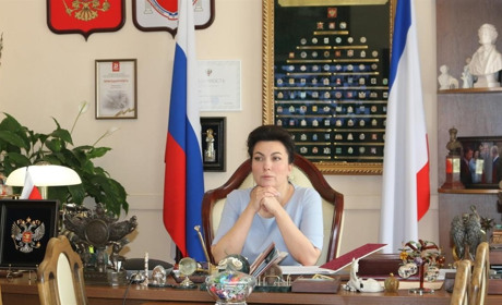 Зрадників не любить ніхто: Московити судять колишню «міністерку культури» Криму