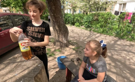 Шлях на волю: як бабуся вивозила своїх онучок з ТОТ Херсонщини