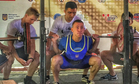 Помічник машиніста з Курахового цього року вп'яте став чемпіоном області з пауерліфтингу