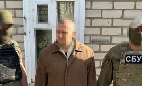 Затримали зрадника, який допомагав рашистам катувати українських патріотів під час окупації Херсона