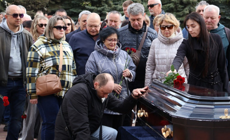 Він не повернувся з війни: у Південноукраїнську провели в останню путь Антона Мокеєва