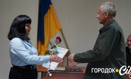 Не тільки охороняють ліс, а ще підтримуть ЗСУ. Працівників «Горлісу» привітали із професійним святом