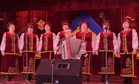 У Великій Каратулі на благодійному концерті зібрали майже 5 тисяч гривень на ЗСУ