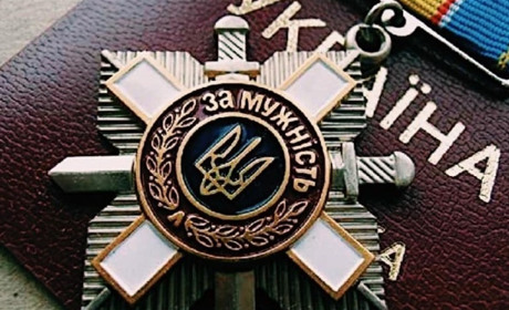 Захисники з Фастівської громади отримали військові нагороди. На жаль, посмертно