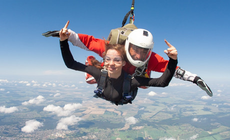 Хочу підкорити небо. Як підготуватися до першого стрибка з парашутом і де стрибати конотопцям