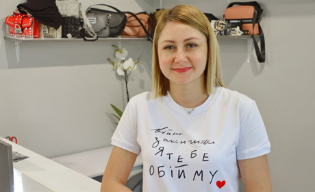 Підприємиця Олена Василенко відкрила в Корюківці магазин жіночого й чоловічого одягу