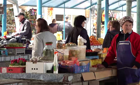 Окупанти призначили продавця квасу новим «директором» ринку в Каховці