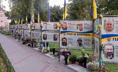 Трьом загиблим захисникам із Переяславської громади встановлять меморіальні дошки