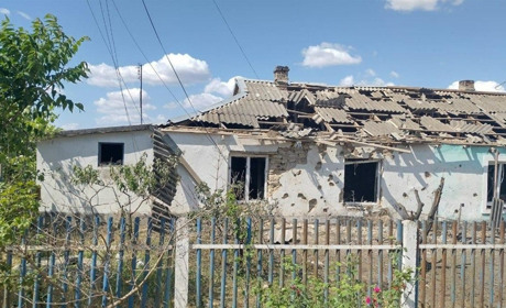 На Херсонщині окупанти атакували соціальну інфраструктуру та житлові квартали