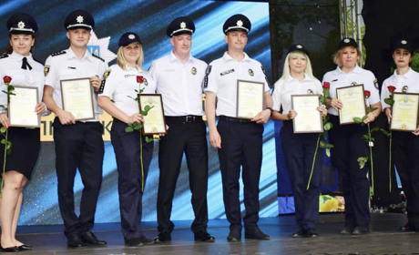 У Покровську вітали співробітників Нацполіції