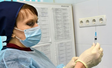 Вакцинація небезпечна і безглузда 