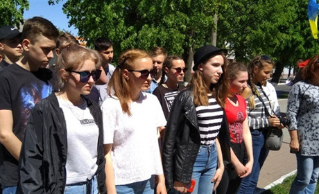 Cтарокостянтинів приймає гостей. Чим займаються у місті сімнадцять дітей із Луганщини