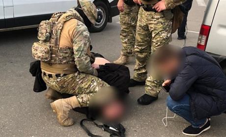 В Одесі чоловік придумав знайомому неіснуючий борг і погрожував вбити, якщо не віддасть