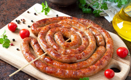 Рецепт дня: домашня куряча ковбаса