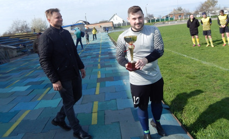 Влаштували футбольний турнір і зібрали кошти для української армії