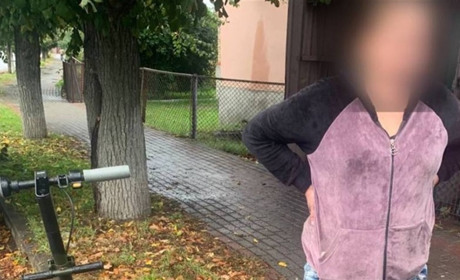 У Сарнах оштрафували жінку, яка їхала на електросамокаті в нетверезому стані