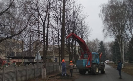 В Попасной освещают улицу, по которой детей водят в детский сад: что уже сделали