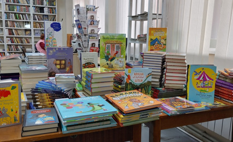 Уманська дитяча бібліотека отримала майже 250 нових дитячих книжок