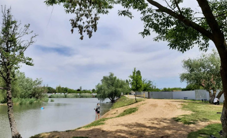 На Дитячому пляжі не можна купатися: вода не відповідає санітарним нормам 