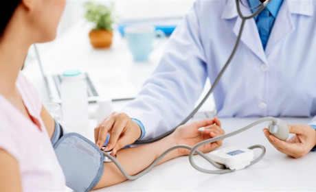 У Сватовому сімейний лікар тепер є і у райлікарні: чому це важливо і як підписати з ним декларацію