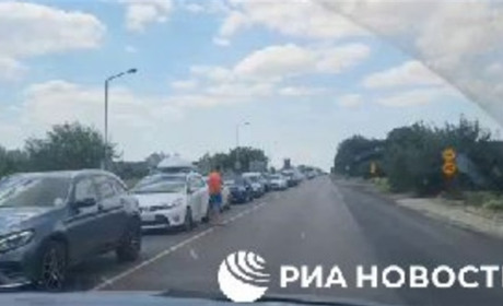 На Херсонщині утворився п'ятикілометровий автомобільний затор