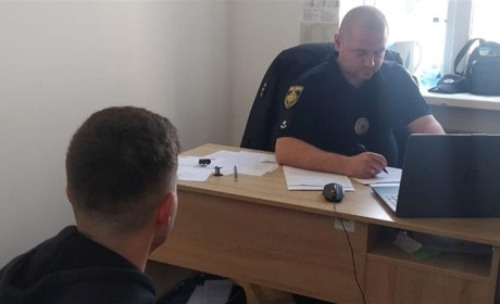 Судитимуть чотирьох "ухилянтів" від мобілізації. Їх затримали на пункті пропуску "Угринів"