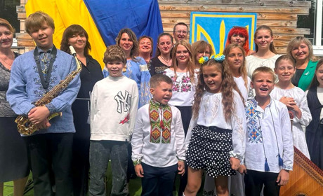 «Співаймо для тебе, Україно!»: у Старокостянтинові відбувся концерт до Дня Прапора та Незалежності