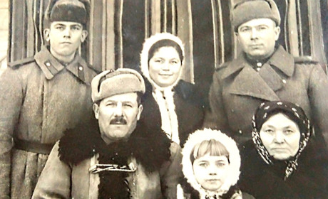 Журналістка-ветеранка з Володимирця розказала історію родини через світлини