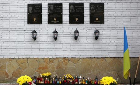 На фасаді ліцею №16 відкрили 4 меморіальні дошки військовим: вони загинули у 2022-2023 роках