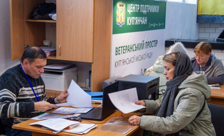 Гуманітарний фронт: Центр підтримки куп’янчан допомагає людям, що евакуювалися в Харків