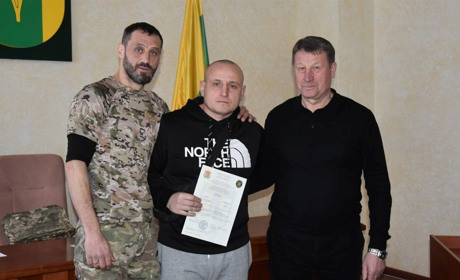 Випускникам курсу національного спротиву на Звягельщині вручили сертифікати