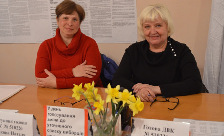 Виборча дільниця у будівлі ПТУ: що довелося зробити членам комісії, щоб гідно зустріти виборців