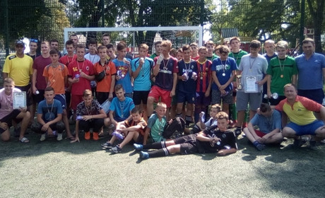 У Сватовому пройшли фінальні ігри щорічного турніру з вуличного футболу. Хто грав і хто переміг