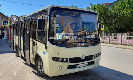У Чорткові в поминальний день курсуватиме соціальний автобус на нове кладовище: оприлюднено розклад