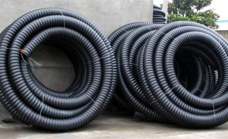 Які особливості мають електротехнічні труби